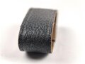 Schieber aus schwarzem Leder für Trageriemen der Wehrmacht. Innen gemessen 43mm, Breite 18,8mm