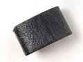 Schieber aus schwarzem Ersatzmaterial für Trageriemen der Wehrmacht. Innen gemessen 25,2mm, Breite 19mm
