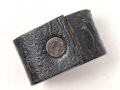 Schieber aus schwarzem Ersatzmaterial für Trageriemen der Wehrmacht. Innen gemessen 25,2mm, Breite 19mm