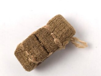 Schieber aus Webmaterial für Trageriemen der Wehrmacht. Innen gemessen 22mm, Breite 12mm