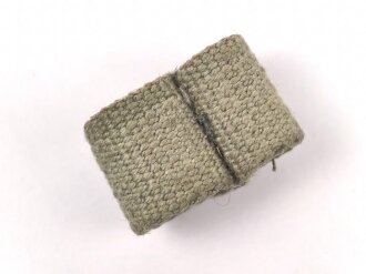 Schieber aus Webmaterial für Trageriemen der Wehrmacht. Innen gemessen 25mm, Breite 17mm