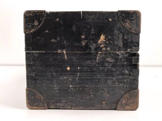 Turm Ziel Fernrohr 6 " T.Z.F.6" . Hersteller beh für E. Leitz, Wetzlar. Originallack, "Neblige" Durchsicht, sonst in sehr gutem Zustand. Im zugehörigen Transportkasten.