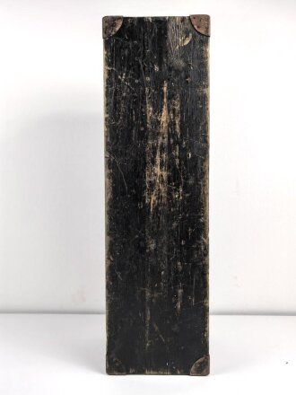 Turm Ziel Fernrohr 6 " T.Z.F.6" . Hersteller beh für E. Leitz, Wetzlar. Originallack, "Neblige" Durchsicht, sonst in sehr gutem Zustand. Im zugehörigen Transportkasten.