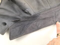 Luftwaffe, blaue Tropenfeldbluse 1. Modell. Kammerstück von 1941. Leicht angeschmutzt, der Brustadler original vernäht, leicht getragenes Stück