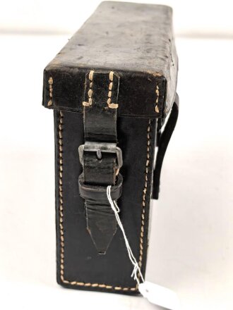 Transporttasche aus Leder für Schnurloser Überträger Wehrmacht datiert 1941, Gebraucht, ungereinigt