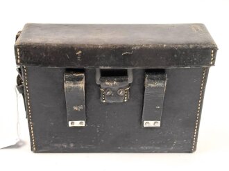 Transporttasche aus Leder für Schnurloser Überträger Wehrmacht datiert 1941, Gebraucht, ungereinigt