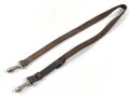 Trageriemen für diverse Taschen der Wehrmacht. Schwarzes Leder , Gesamtlänge wie fotografiert 88cm, Leder zum Teil angetrocknet