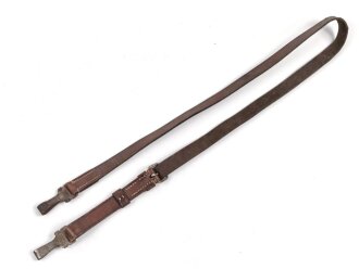 Trageriemen für diverse Taschen von Parteiverbänden. Braunes Leder , Gesamtlänge wie fotografiert 111cm, breite 2cm