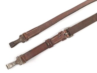 Trageriemen für diverse Taschen von Parteiverbänden. Braunes Leder , Gesamtlänge wie fotografiert 111cm, breite 2cm