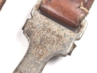 Trageriemen für diverse Taschen von Parteiverbänden. Braunes Leder , Gesamtlänge wie fotografiert 111cm