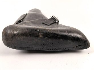 Koffertasche P08  der Polizei, von der norwegischen Armee nach Ende des Krieges übernommen. Die Koppelschlaufen wurden entfernt und eine Vorrichtung zum tragen am amerikanischen Lochkoppel angenietet.