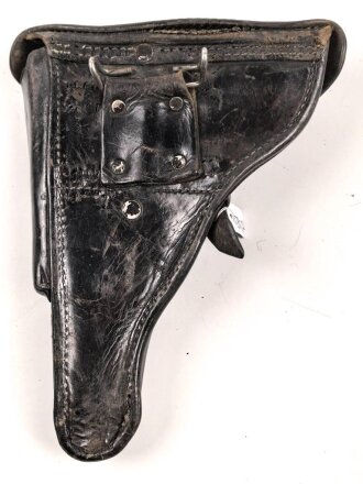 Koffertasche P08  der Polizei, von der norwegischen Armee nach Ende des Krieges übernommen. Die Koppelschlaufen wurden entfernt und eine Vorrichtung zum tragen am amerikanischen Lochkoppel angenietet.