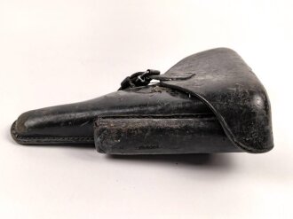 1. Weltkrieg Koffertasche P08 , datiert 1917. Von der norwegischen Armee nach Ende des 2.Weltkrieges übernommen. Die Koppelschlaufen wurden entfernt und eine Vorrichtung zum tragen am amerikanischen Lochkoppel angenietet.