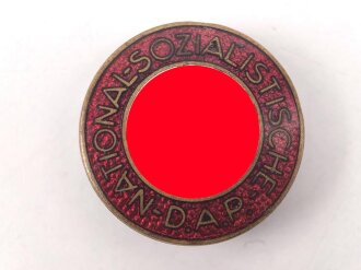 Mitgliedsabzeichen der NSDAP, Hersteller M1/1498, getragenes Stück, Knopflochausführung