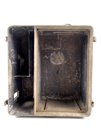 Gehäuse zum Tornisterfunkgerät Heinrich Torn.Fu.h der Wehrmacht. Ungereinigtes Stück, alt überlackiert