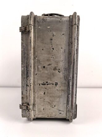 Gehäuse zum Tornisterfunkgerät Heinrich Torn.Fu.h der Wehrmacht. Ungereinigtes Stück, alt überlackiert