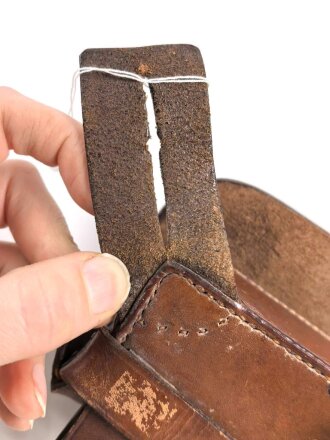 Preußen, Kartuschkasten mit Bandolier für Mannschaften der Jäger zu Pferd No.2. Kammerstück in gutem Zustand.