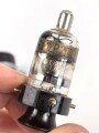 Röhre RV12 P2000 mit Sockel, Wehrmacht, Funktion nicht geprüft