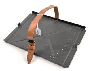 Einschub für die Anodenbatterie im...