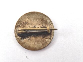 N.S. Sympathieabzeichen, schwarz emailliertes Hakenkreuz auf weißem Grund mit schwarzem Rand. Durchmesser 13,5mm