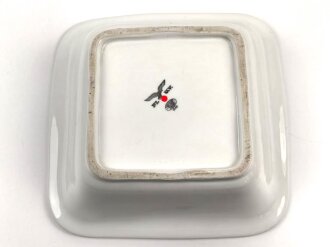 Luftwaffe, Kantinenporzellan große, eckige Schale, Kantenlänge 26cm, Hersteller Bauscher Weiden 1940. Gebraucht.