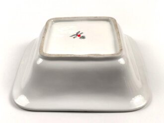 Luftwaffe, Kantinenporzellan große, eckige Schale, Kantenlänge 26cm, Hersteller Bauscher Weiden 1940. Gebraucht.