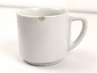 Heer, Kantinenporzellan große Tasse, Durchmesser etwa 10,5cm, Hersteller Kolmar 1940. Gebraucht, am Rand defekt