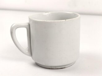 Heer, Kantinenporzellan große Tasse, Durchmesser etwa 10,5cm, Hersteller Kolmar 1940. Gebraucht, am Rand defekt