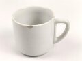 Heer, Kantinenporzellan große Tasse, Durchmesser etwa 10,5cm, Hersteller Kolmar 1940. Gebraucht, am Rand defekt