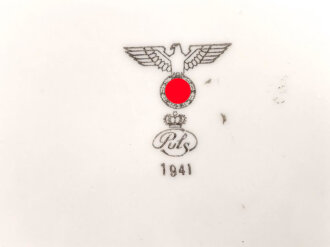 Heer, Kantinenporzellan flacher Teller, Durchmesser 23cm, Hersteller Puls 1941. Gebraucht.