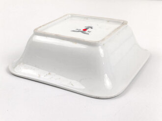 Luftwaffe, Kantinenporzellan  eckige Schale, Kantenlänge 21cm, Hersteller unleserlich 1942. Gebraucht.