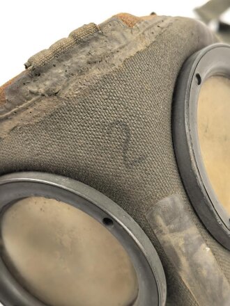 Luftschutz / Werkschutz. Gasmaske Modell 1930,...