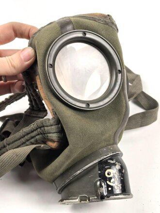 Luftschutz / Werkschutz. Gasmaske Modell 1930, ausführung als S-Maske für den Luftschutz. Datiert 1938, in  gutem Zustand.