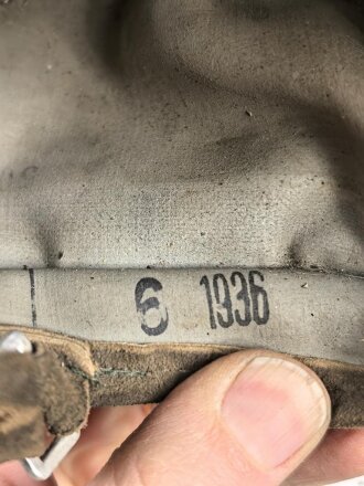 Wehrmacht,  Gasmaske Modell 1930 , datiert 1936. Leicht verformt