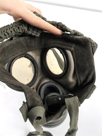 Wehrmacht,  Gasmaske Modell 1930 , datiert 1937. Filtereinsatz 37 datiert 1940. Guter Zustand