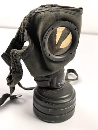 Wehrmacht,  Gasmaske Modell 1930 , datiert 1937. Filtereinsatz 37 datiert 1940. Guter Zustand
