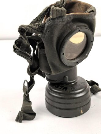 Wehrmacht,  Gasmaske Modell 1930 , datiert 1939. Filtereinsatz 37 R datiert 1940. Sehr guter Zustand