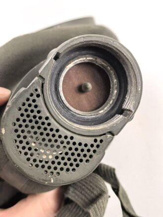 Wehrmacht,  Gasmaske Modell 1930 , datiert 1939. Filtereinsatz 37 R datiert 1940. Sehr guter Zustand