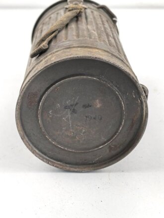Wehrmacht,  Gasmaskendose, Bereitschaftsbüchse Modell 1930. Originallack, ungereinigtes Stück, datierung nicht lesbar