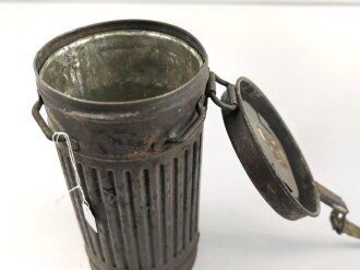 Wehrmacht,  Gasmaskendose, Bereitschaftsbüchse Modell 1930. Originallack, ungereinigtes Stück, datierung nicht lesbar