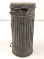 Wehrmacht,  Gasmaskendose, Bereitschaftsbüchse Modell 1938. Originallack, ungereinigtes Stück, datiert 1942