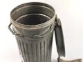 Wehrmacht,  Gasmaskendose, Bereitschaftsbüchse Modell 1938. Originallack, ungereinigtes Stück, datiert 1942