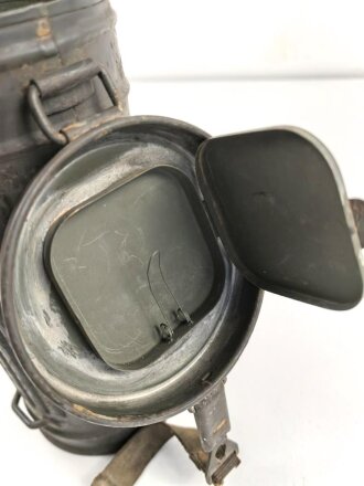 Wehrmacht,  Gasmaskendose, Bereitschaftsbüchse Modell 1938. Originallack, ungereinigtes Stück, datiert 1939