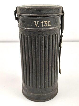 Wehrmacht,  Gasmaskendose, Bereitschaftsbüchse Modell 1938. Originallack, ungereinigtes Stück, datiert 1939