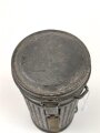 Wehrmacht,  Gasmaskendose, Bereitschaftsbüchse Modell 1938. Originallack, ungereinigtes Stück, datiert 1939