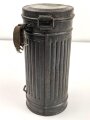 Wehrmacht,  Gasmaskendose, Bereitschaftsbüchse Modell 1938. Originallack, ungereinigtes Stück, datiert 1938