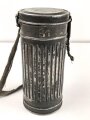 Wehrmacht,  Gasmaskendose, Bereitschaftsbüchse Modell 1938. Originallack, ungereinigtes Stück, datiert 1940