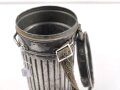 Wehrmacht,  Gasmaskendose, Bereitschaftsbüchse Modell 1938. Originallack, ungereinigtes Stück, datiert 1940