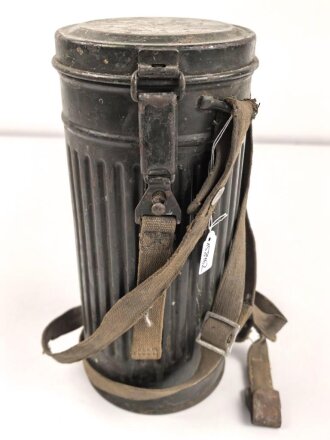 Wehrmacht,  Gasmaskendose, Bereitschaftsbüchse Modell 1938. Originallack, ungereinigtes Stück, datiert 1940