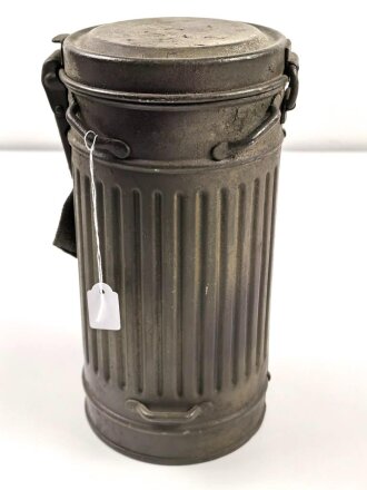 Wehrmacht,  Gasmaskendose, Bereitschaftsbüchse Modell 1930. Vermutlich neuzeitlich überlackiertes Stück